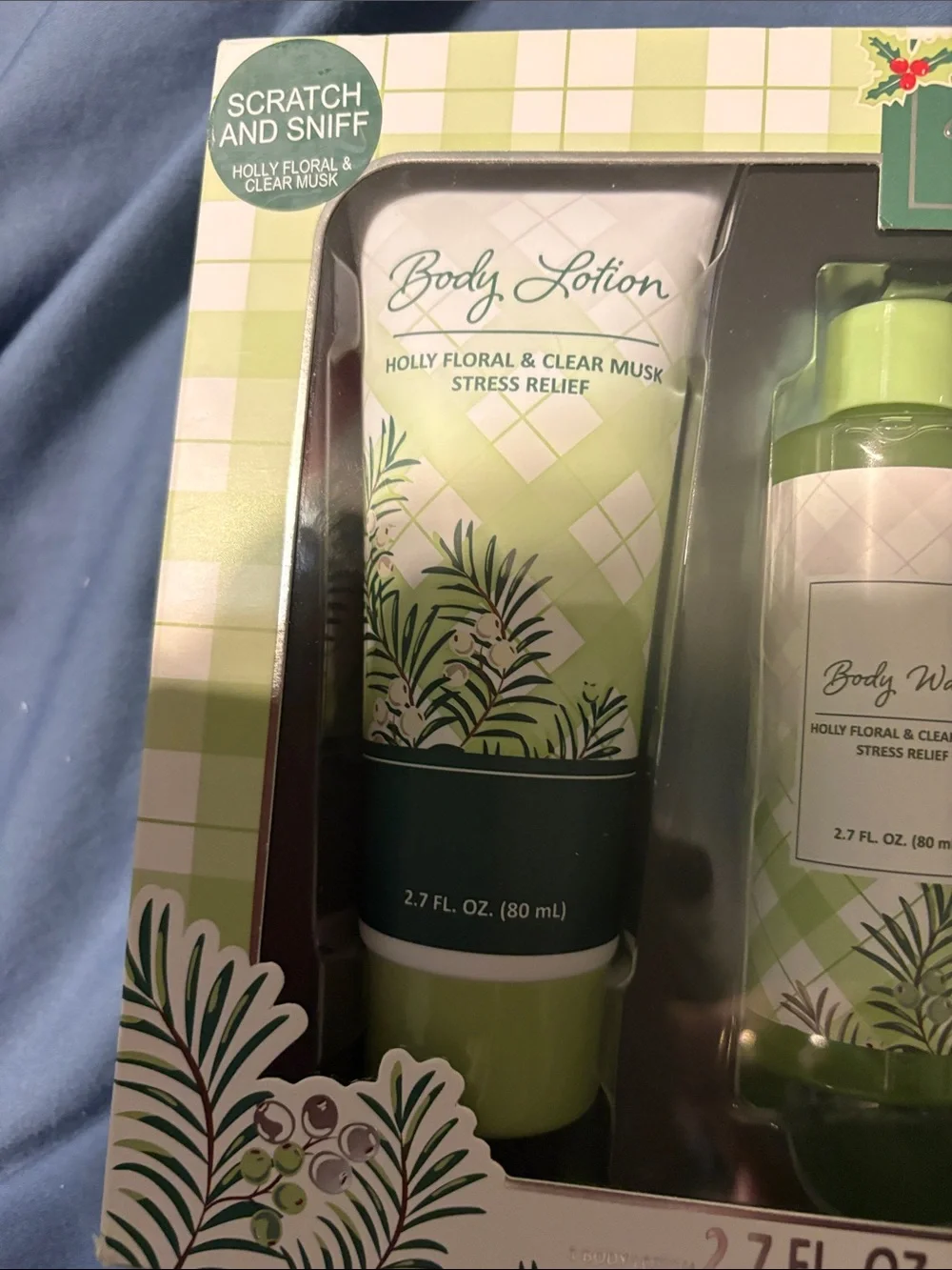 Green Floral Bath & Body Gift Set - Refreshing Scent Holly Floral and Clear Musk